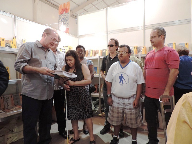  Presidente do Senado, Renan Calheiros fez a doação de livros em braile