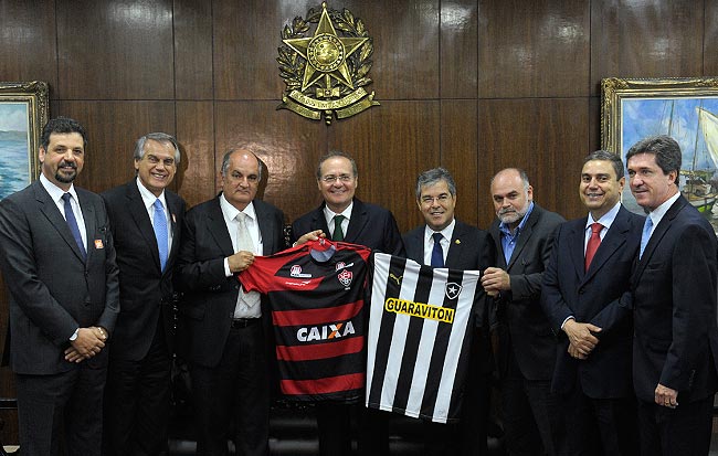 Renan recebe clube dos 13