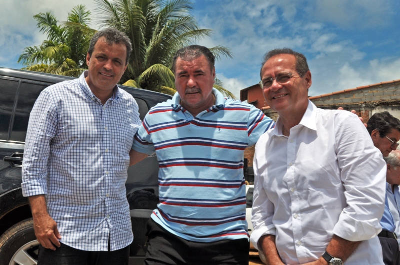 Almeida e Mosart mostram a Renan (D) os retoques finais da Avenida Márcio Canuto