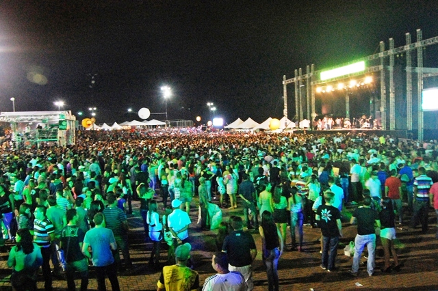 Mais de 50 mil pessoas prestigiaram a segunda noite do festival Viva Arapiraca
