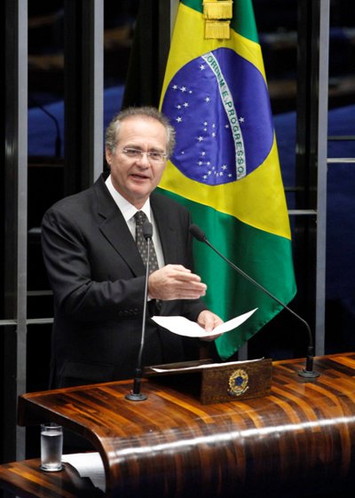 Em plenário, Renan destaca importância de projeto que transfere concessão do táxi à família no caso de falecimento do titular  