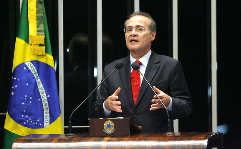 Na tribuna do Senado, Renan elogia medidas adotadas pela equipe econômica
